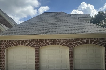 How Do I Know When My Roof Needs Cleaning? Thumbnail